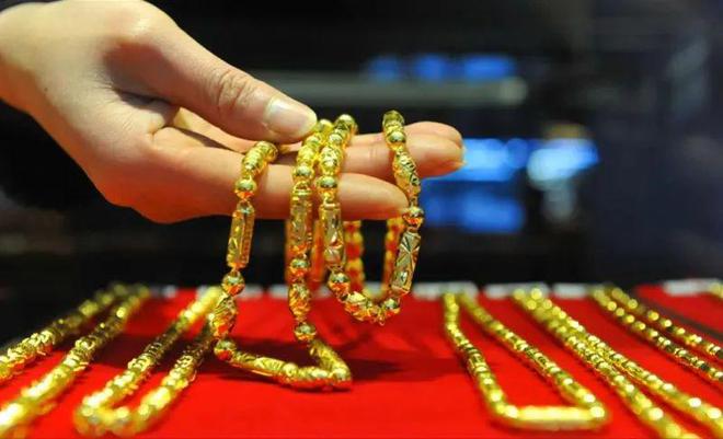 深圳珠宝零售市场冰火两重天 线下市场火爆背后的闭店潮